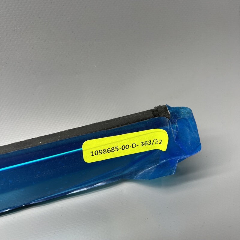 1098685-00-D TESLA MODEL X DOOR WINDOW BELT MOLDING LEFT REAR 2016 17 18 19 2020 1098685-00-D