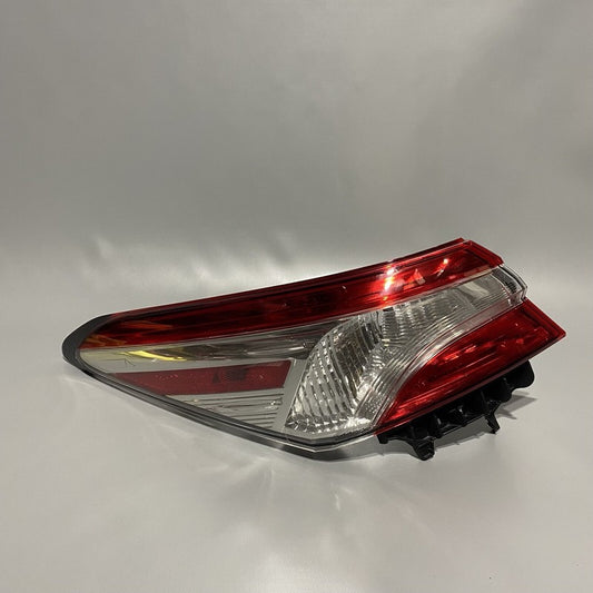 TOYOTA CAMRY TAIL LIGHT LEFT DRIVER SIDE 2018 2019 2020 OEM