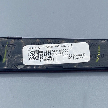6007705-00-D TESLA MODEL S REAR BUMPER REFLECTOR LEFT 2016 2017 2018 2019 2020 OEM