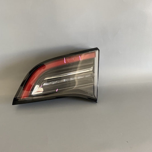 1502089-00-B TESLA MODEL 3 INNER TAIL LIGHT RIGHT SIDE 1502089-00-B 2017 2018 2019 2020 OEM