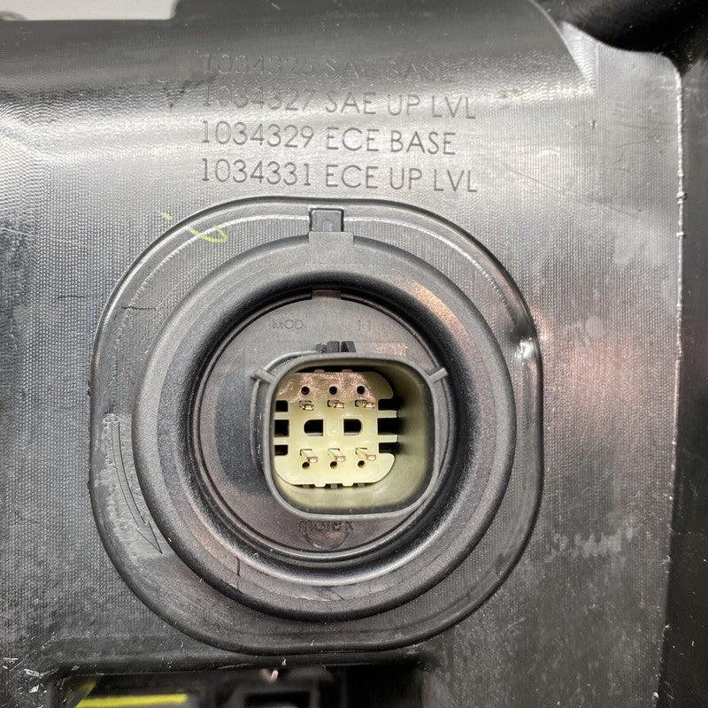 1034327-00-C TESLA MODEL X FOG LIGHT RIGHT PASSENGER 2016 2017 18 2019 2020 OEM 1034327-00-C