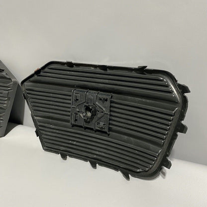 8U0807681Q AUDI Q3 FRONT BUMPER GRILLE LEFT AND RIGHT SIDE 8U0807681Q 2016 2017 OEM