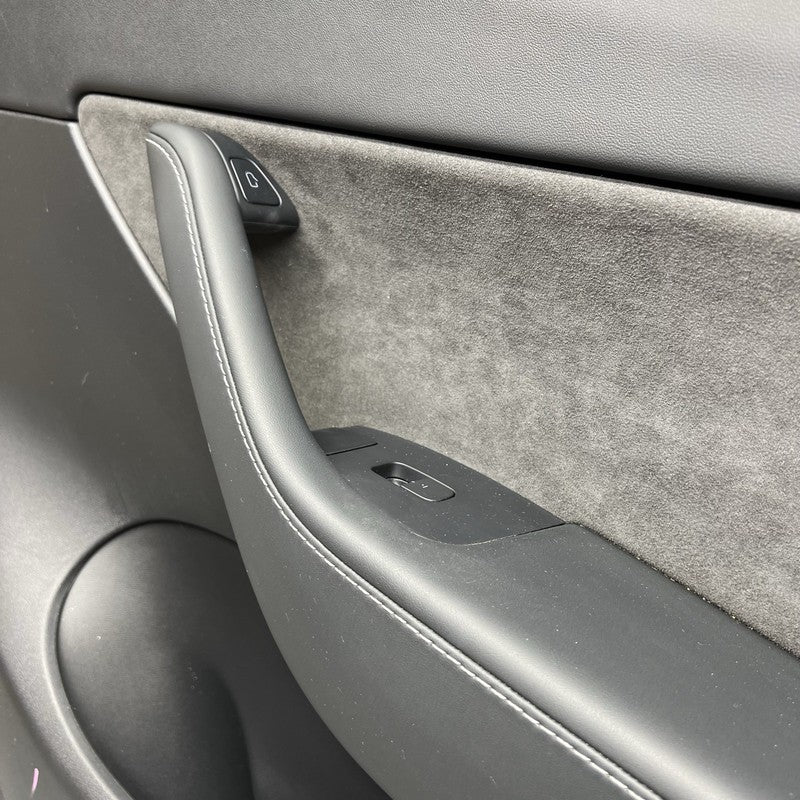 1497295-91-D TESLA MODEL Y DOO RPANEL RIGHT FRONT 2020 2021 2022 2023 OEM 1497295-91-D