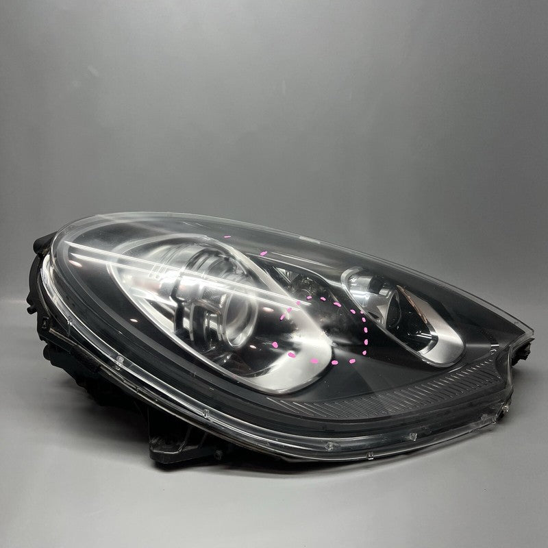 95B941032CS PORSCHE MACAN TURBO HEADLIGHT RIGHT PASSENGER 2015 2016 2017 2018 XENON OEM
