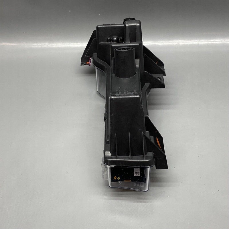 1077392-00-E TESLA MODEL 3 FOG LIGHT RIGHT PASSENGER 2017 2018 2019 2020 3 PIN 1077392-00-E