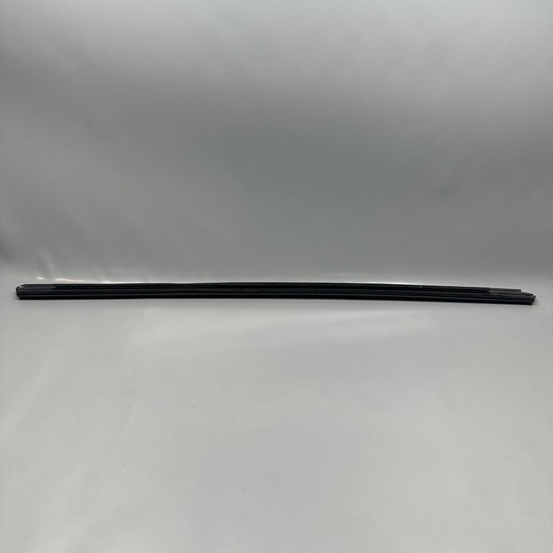 1495712-00-C TESLA MODEL Y DOOR WINDOW MOLDING LEFT REAR 2020 2021 2022 OEM 1495712-00-C