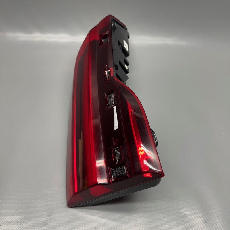 BMW X7 TAIL LIGHT INNER RIGHT PASSENGER 2019 2020 2021 OEM LED 8744229