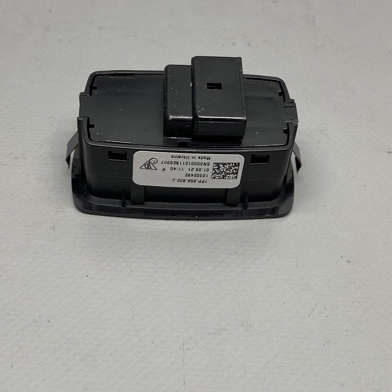 7PP959832J PORSCHE CAYENNE LIFTGATE RELEASE SWITCH 2012 2013 2014 OEM 7PP959832J