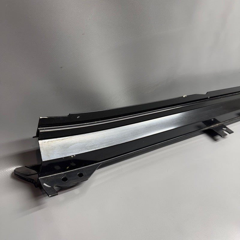 TESLA CYBERTRUCK HORIZONAL GUIDE RAIL RIGHT 2024 2025 OEM 1852129-00-D