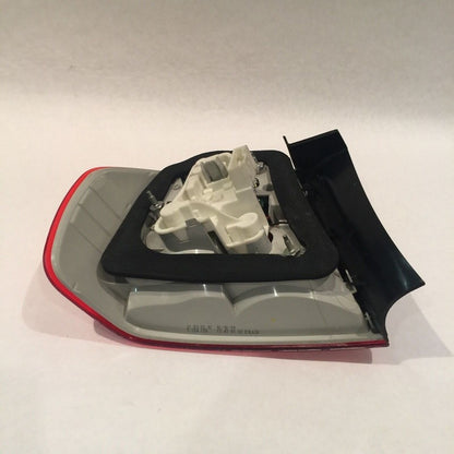 7154158 BMW 328 RIGHT SIDE TAIL LIGHT 4 DOOR 335 2009 2010 2011 OEM 3 LEDS NOT WORKING