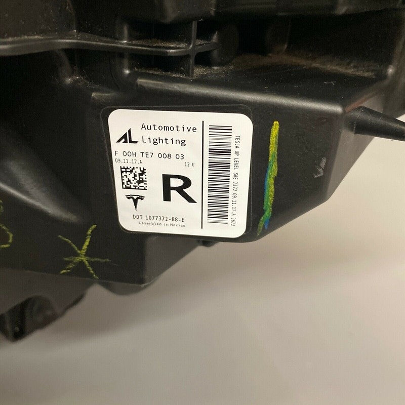 1077372-88-E TESLA MODEL 3 HEADLIGHT RIGHT PASSENGER 2017 2018 2019 2020 LED OEM