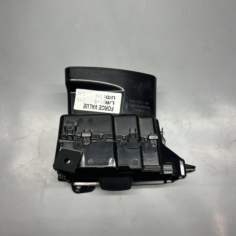 1096879-00-B TESLA MODEL S X CENTER RIGHT AIR VENT 2016 2017 2018 2019 2020 OEM 1096879-00-B