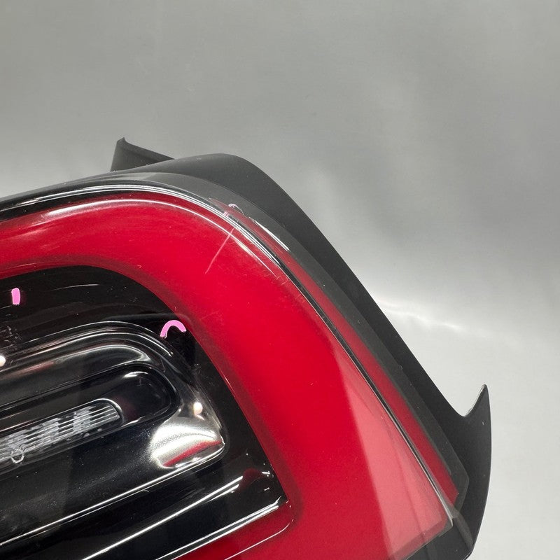 TESLA MODEL 3 TAIL LIGHT RIGHT PASSENGER 2017 2018 2019 2020 2021 2022