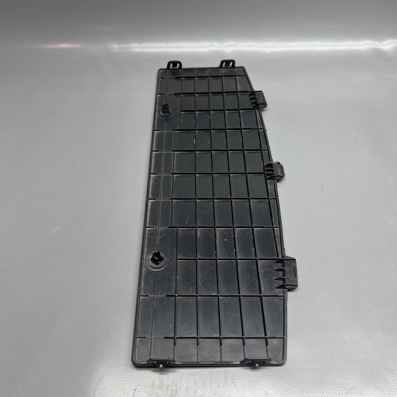 1135412-00-A TESLA MODEL 3 TOW HITCH COVER REAR CAP 2017 2018 2019 2020 2021 OEM 1135412-00-A