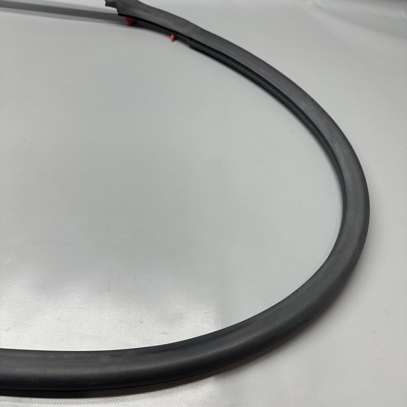 670172827 MASERATI DOOR OPENING FRONT GASKET OEM 670172827