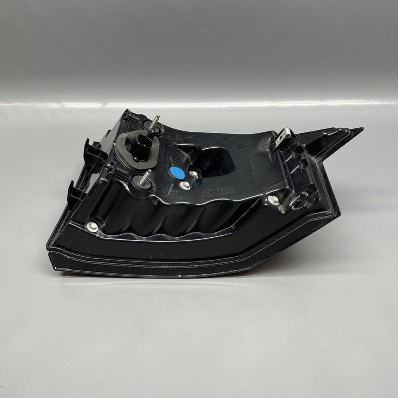 TESLA MODEL X TAIL LIGHT LEFT DRIVER 1034333-00-B 2016 2017 2018 2019 