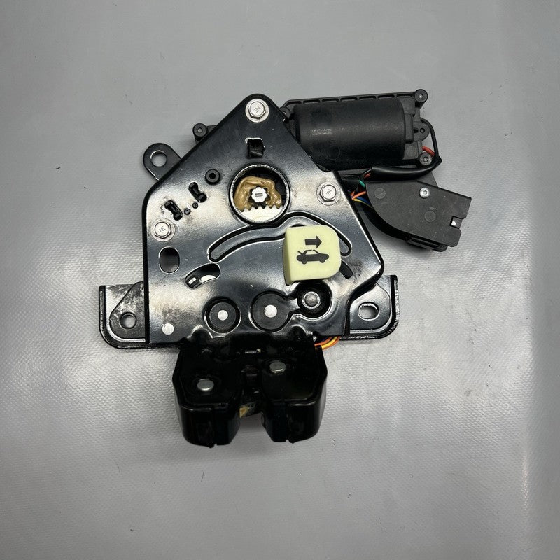 1500604-00-B TESLA MODEL Y 3 LIFTGATE CINCH LATCH 2017 2018 2019 2020 2021 2022 2023 OEM