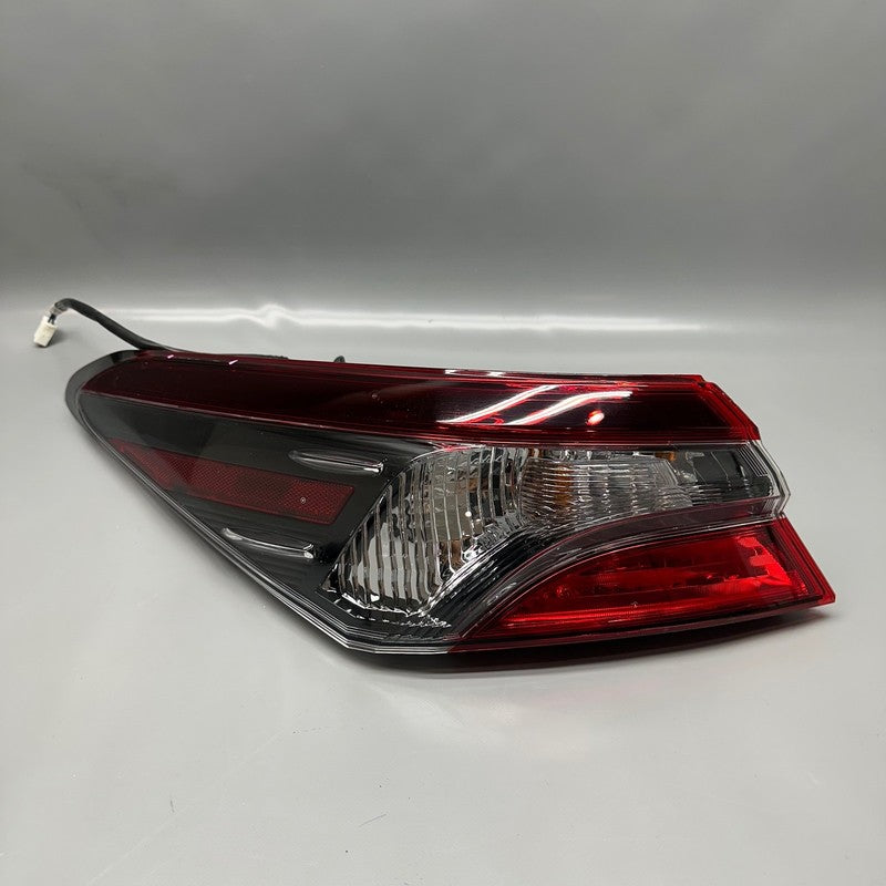 TOYOTA CAMRY TAIL LIGHT LEFT DRIVER 2021 2022 2023 HALOGEN OEM