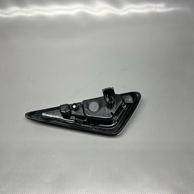 1125106-77-E TESLA MODEL 3 FENDER CAMERA MARKER LEFT 2018 2019 2020 2021 1125106-77-E
