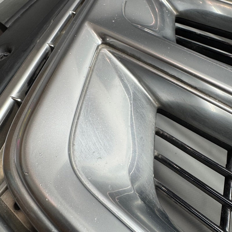 CADILAC ESCALADE GRILLE 2015 2016 2017 2018 2019 2020 OEM 23329115