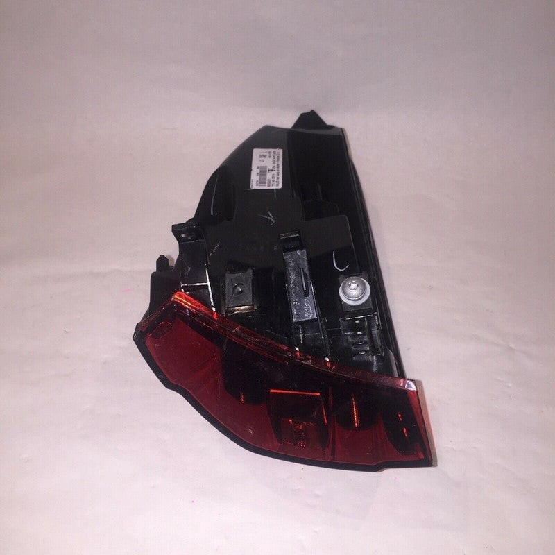 7P5945207H PORSCHE CAYENNE TAIL LIGHT LEFT DRIVER 7P5945207H 2015 2016 2017 LED OEM