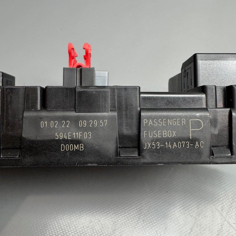 JX53-14A073-AC JAGUAR F-TYPE PASSENGER FUSE BOX 2018 2019 2020 2021 2022 2023 2024 OEM 
