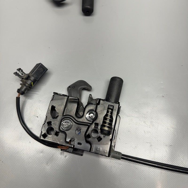 AUDI Q5 HOOD LATCH LEFT RIGHT 2018 2019 2020 2021 2022 2023 2024 OEM 8