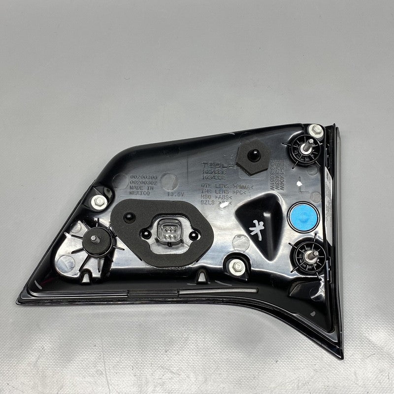 1034336-00-B TESLA MODEL X TAIL LIGHT INNER LEFT DRIVER 2016 2017 2018 2019 2020 OEM