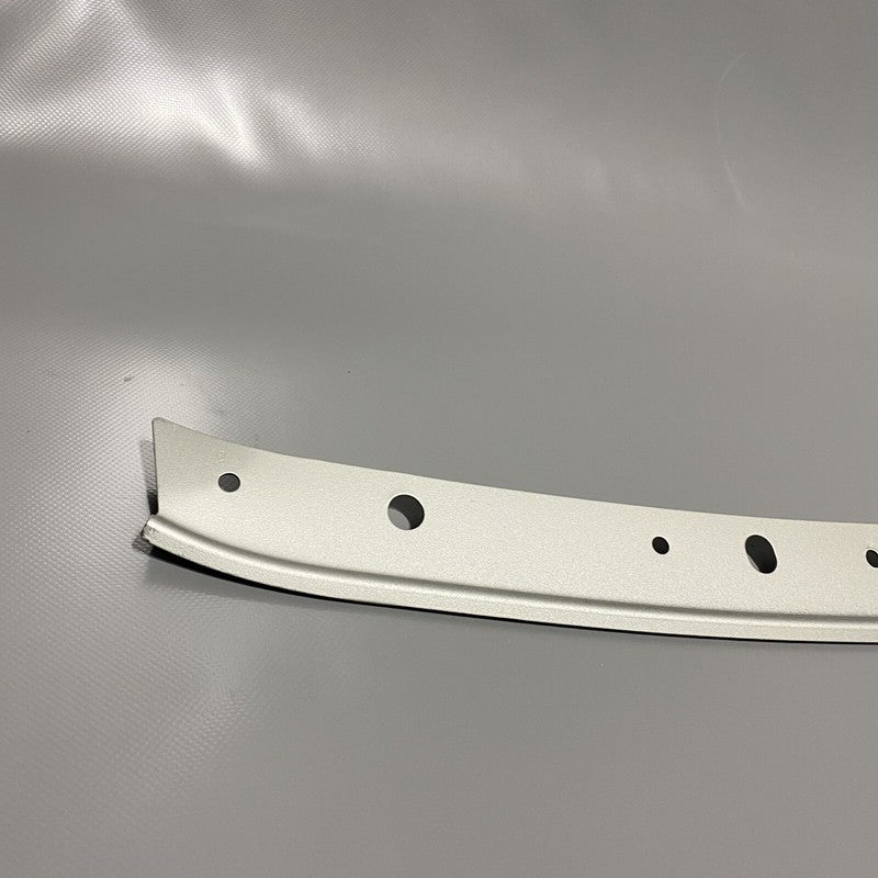 67071000 MASERATI QUATTROPORTE CENTRAL EDGE BRACKET 2003 2004 2005 2006 2007 OEM
