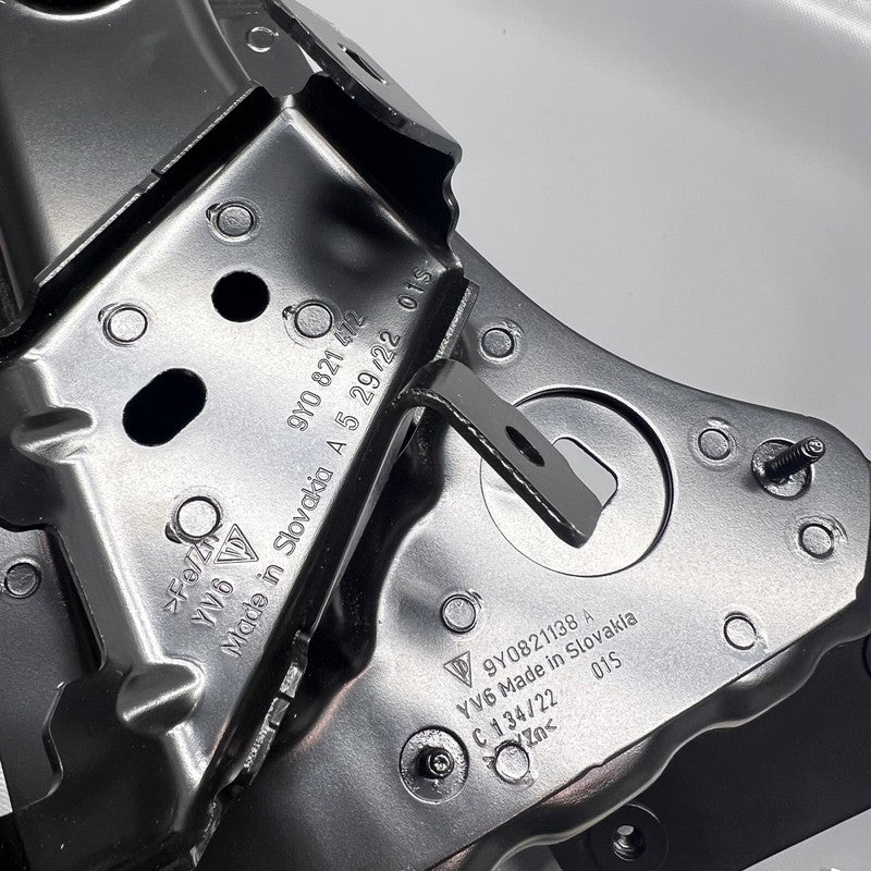 9Y0821472 PORSCHE CAYENNE HEADLAMP FENDER BRACKET SUPPORT 2019 2020 2021 OEM 9Y0821472