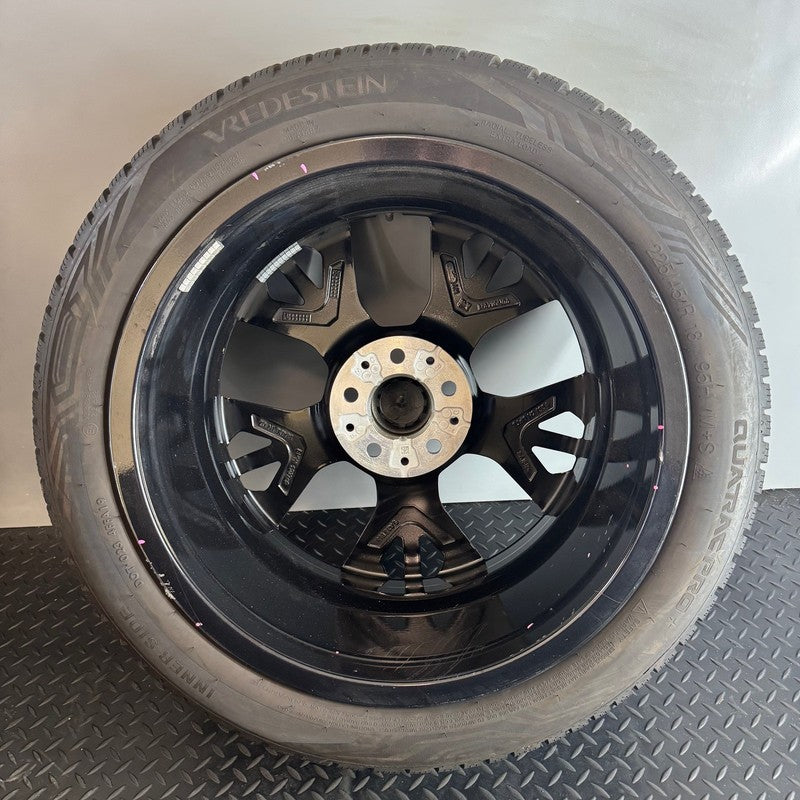 BMW 120 HATCHBACK 220 WHEEL RIM 18 INCH 2024 2025 OEM 5A35E68