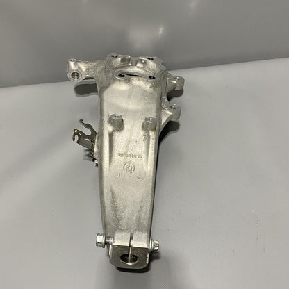 688438202 BMW 840 KNUCKLE RIGHT FRONT 540 2018 2019 2020 688438202 OEM