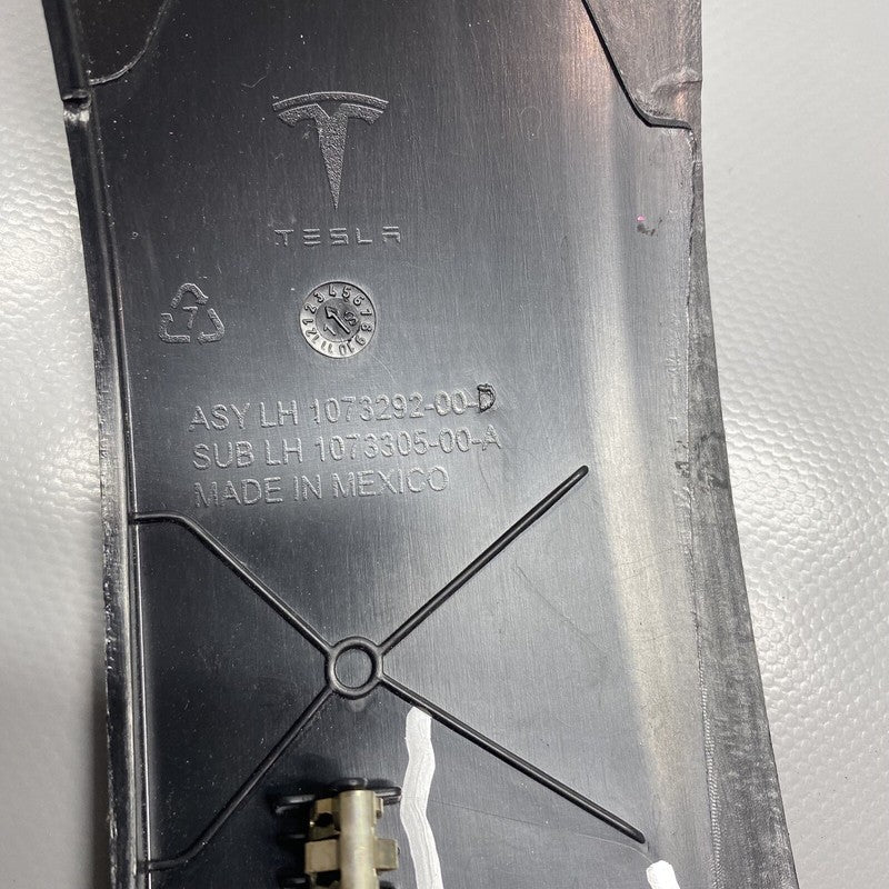 1073292-00-D TESLA MODEL X C-PILLAR TRIM LEFT 2016 2017 2018 2019 2020 OEM
