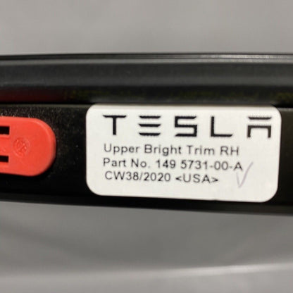 1495731-00-A TESLA MODEL Y UPER BRIGHT TRIM RIGHT SIDE 2020 2021 2022 OEM 1495731-00-A