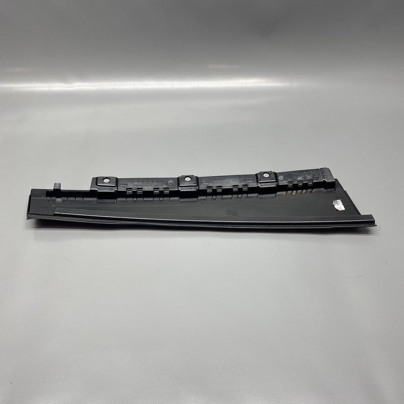 80A839902 AUDI Q5 DOOR TRIM APPLIQUE RIGHT 80A839902 2018 2019 2020 2021 OEM