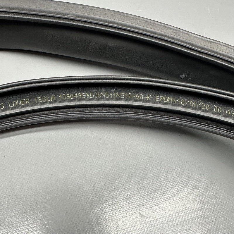 1090499-00-K TESLA MODEL 3 FRONT BODY SEAL PRIMARY LEFT FRONT 2017-2022 OEM 1090499-00-K