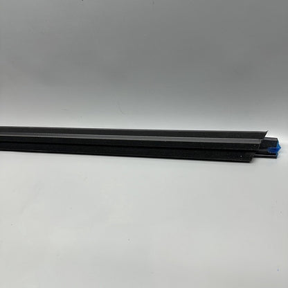 670211123 MASERATI MC20 DOOR MOLDING RIGHT FRONT 2020 2021 2022 2023 OEM 670211123