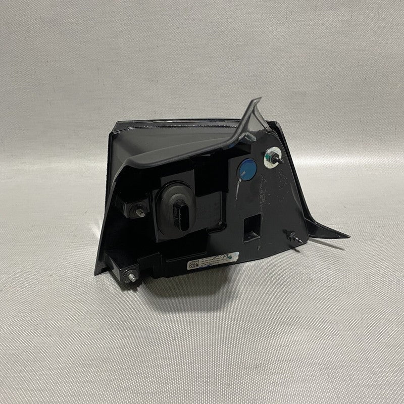 TESLA MODEL 3 TAIL LIGHT LEFT DRIVER 1077397-00-E 2017 2018 2019 2020 