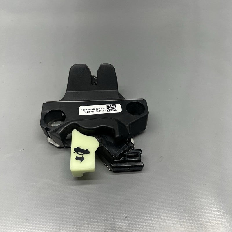 1092308-00-E TESLA MODEL 3 TRUNK LOCK LATCH 2017 2018 2019 2020 2021 2022 OEM 1092308-00-E