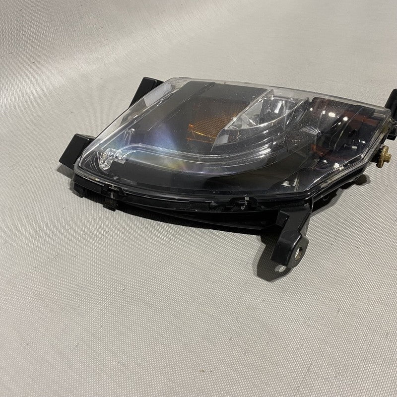 600591400F TESLA MODEL S FOG LIGHT RIGHT PASSENGER OEM 2016 2017 2018 2019 2020 