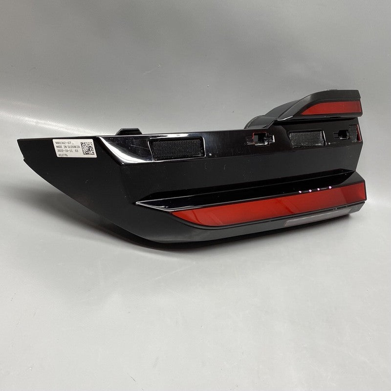 BMW X7 TAIL LIGHT RIGHT INNER 2022 2023 OEM