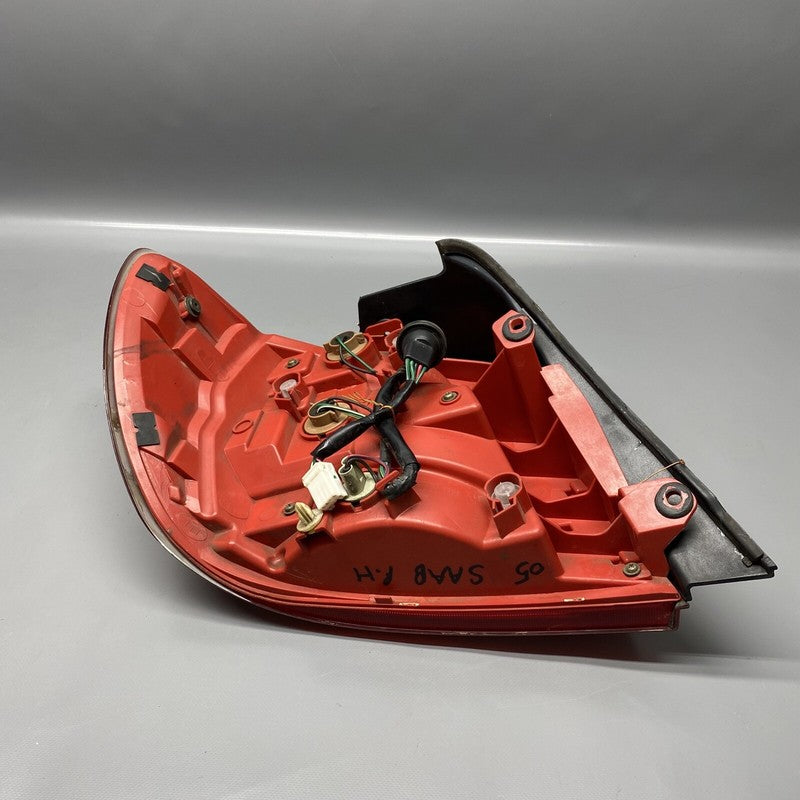 9-2X SAAB 9-2X WAGON TAIL LIGHT RIGHT PASSENGER 2006 2007 OEM 