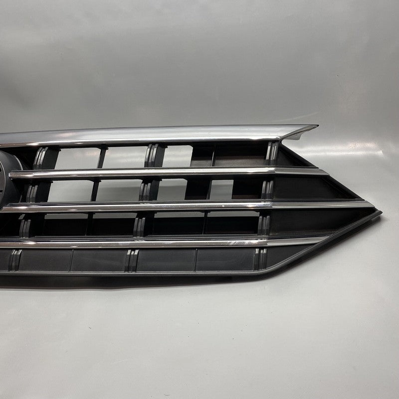 17A853653E VOLKSWAGEN JETTA GRILLE UPPER 17A853653E 2019 2020 OEM 