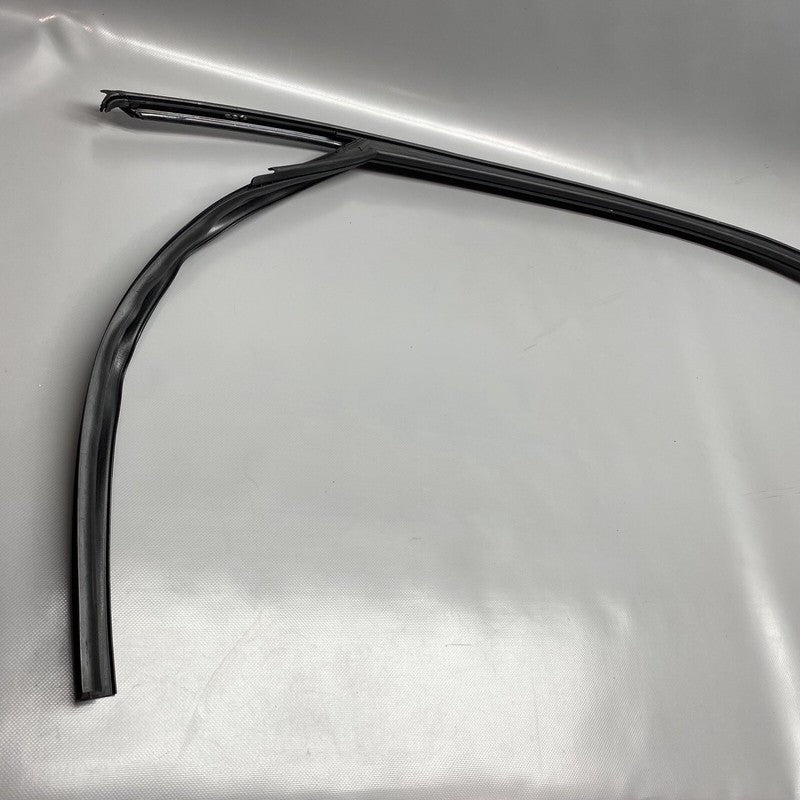 80A837432C AUDI Q5 WINDOW GUIDE RIGHT FRONT 80A837432C 2018 2019 2020 OEM