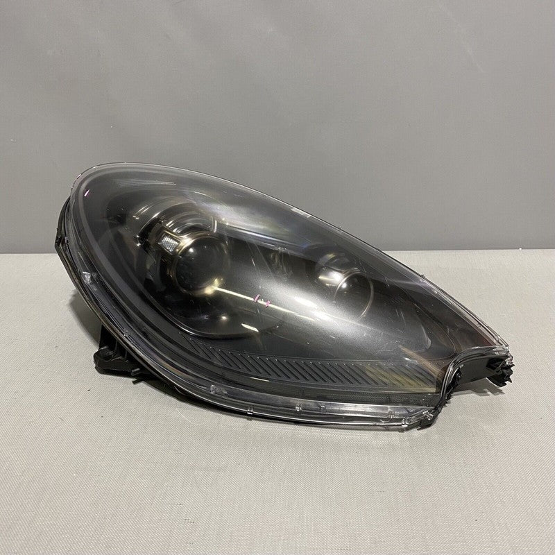 95B941032DB PORSCHE MACAN GTS HEADLIGHT RIGHT SIDE BI-XENON OEM 95B941032DB 2015 2016 2017