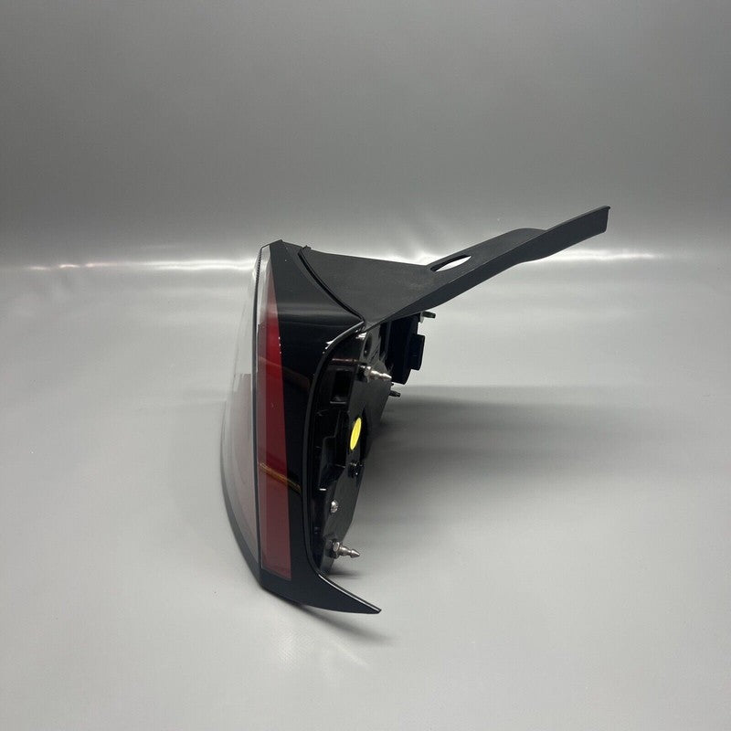 TESLA MODEL Y TAIL LIGHT RIGHT PASSENGER LED 2020 21 22 23 2024 OEM 15