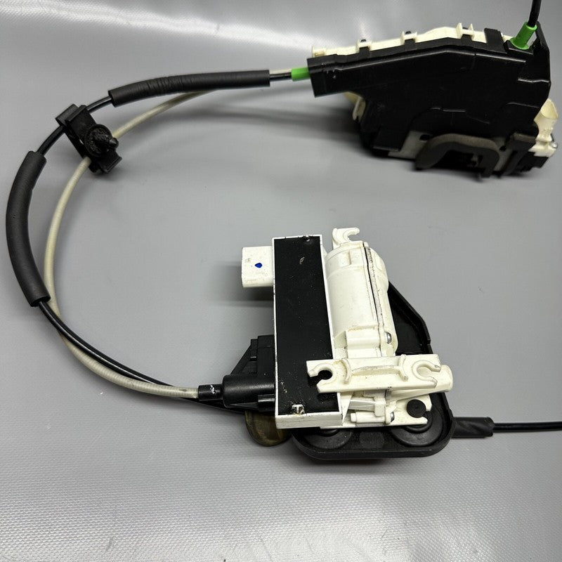 1112064-00-B TESLA MODEL X DOOR LOCK ACTUATOR RIGHT FRONT 2016 17 18 19 2020 OEM 1112064-00-B