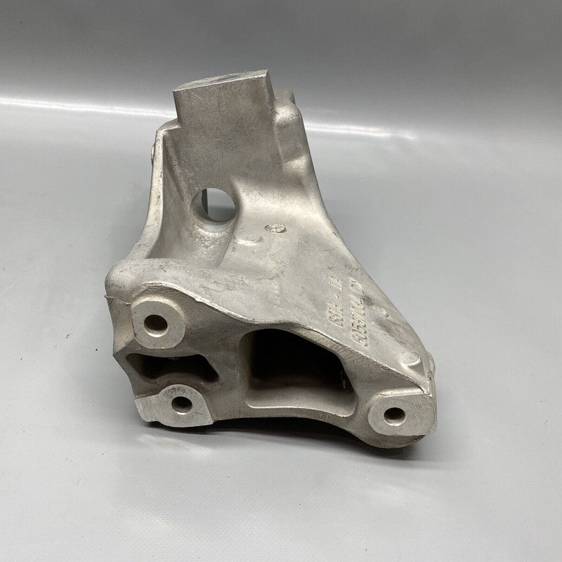 50537064DX ALFA ROMEO STELVIO ENGINE MOUNT BRACKET RIGHT 2017 2018 2019 OEM 50537064DX