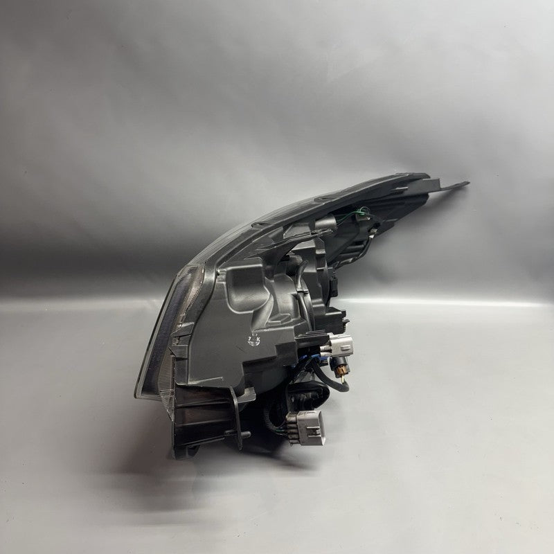 SUBARU FORESTER HEADLIGHT RIGHT PASSENGER 2017 2018 HALOGEN OEM 