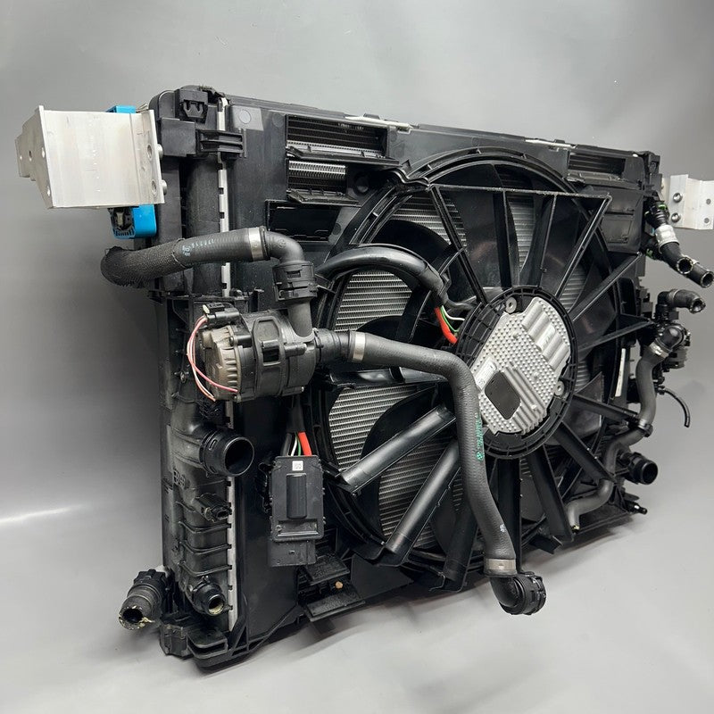 BMW 850 M8 RADIATOR 2017 2018 2019 OEM 7953398